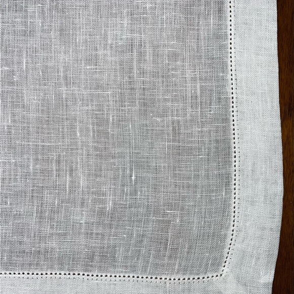 Vintage Linen White One Beige “R” Hand Embroidered Table Runner. - Picture 7 of 10